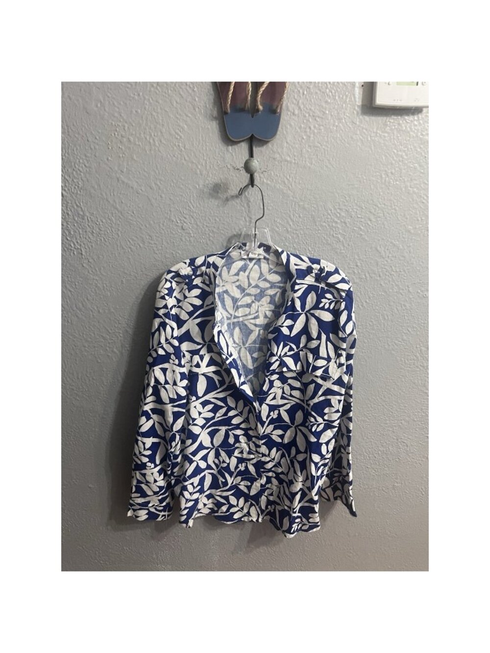 Calvin Klein Women's Blouse Size XL Linen Blend Blue White Floral Long Sleeve